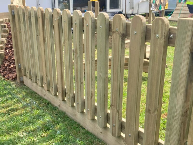 Timber-Picket-Fencing