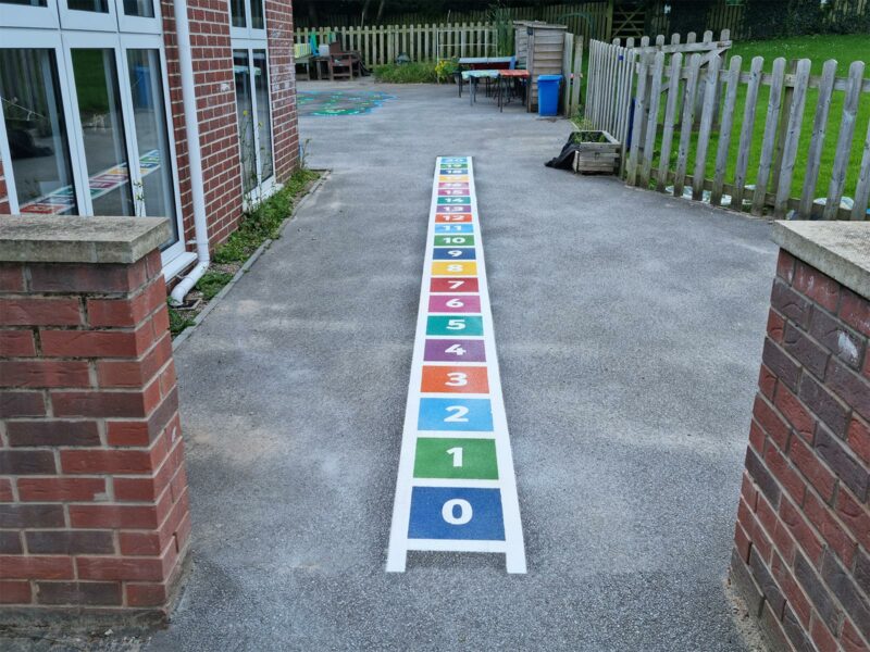 0-20-Solid-Ladder-Playground-Marking-Small