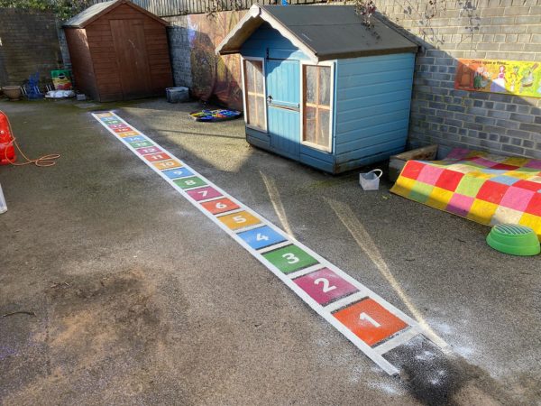 Dobcroft-Infant-School-Solid-Number-Ladder-0-20-Playground-Marking