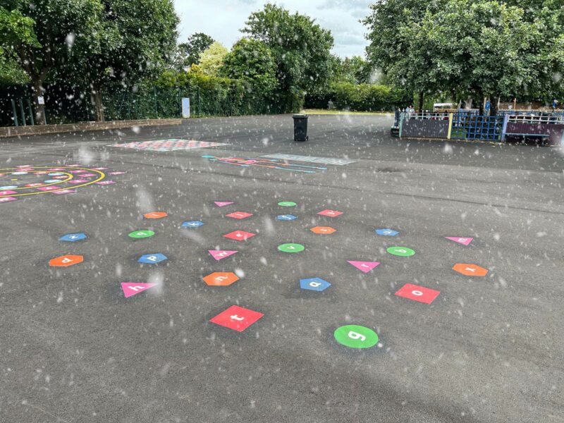Knebworth-Primary-&-Nursery-School-a-z-Shapes-Playground-Markings