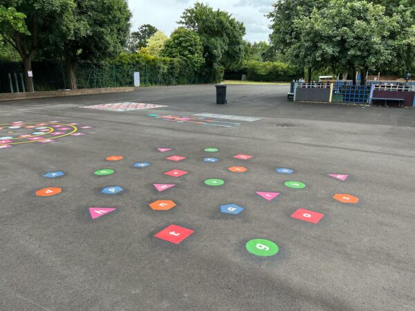 Knebworth-Primary-&-Nursery-School-a-z-Shapes-Playground-Markings